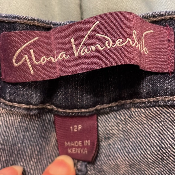 Jeans - Picture 2 of 6